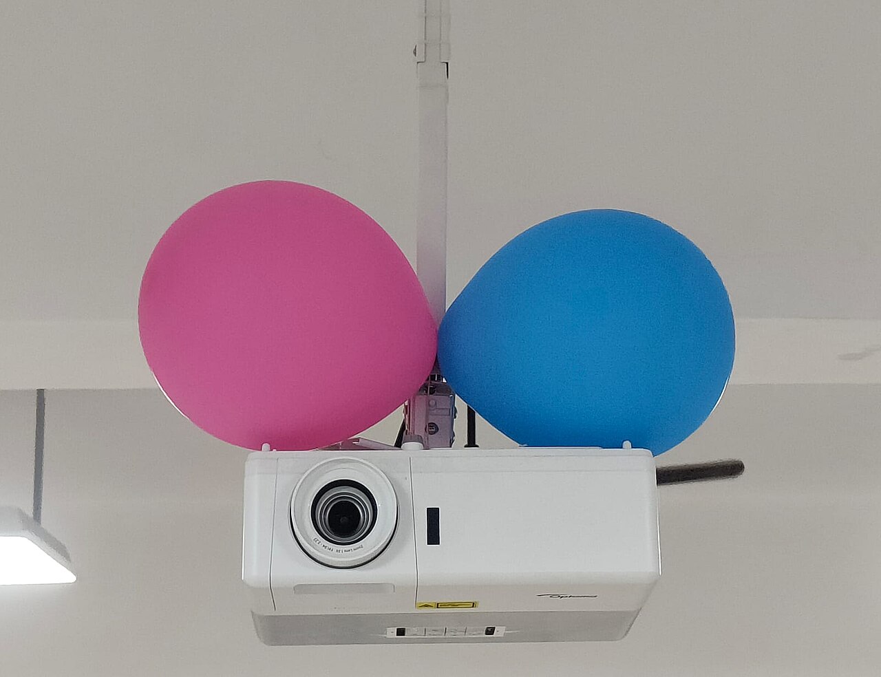 Meilleur vidéoprojecteur Epson 2026 : comparatif EH-TW7100, TW9400, EF-12 et laser TV